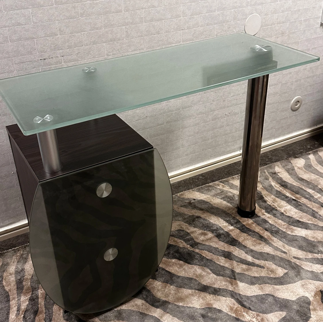 Nagelbord/skrivbord, 1500 kr - 93