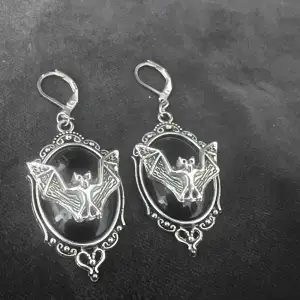 Elegant gothic earrings