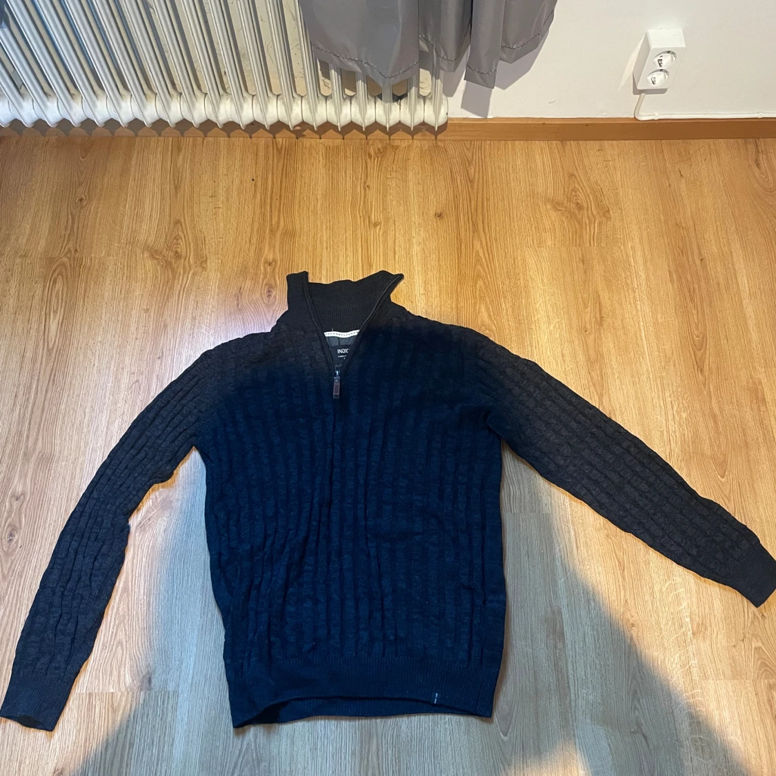 Grå stickad half zip