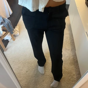 Lågmidjade kostymbyxor 🤩 - Jätte snygga lågmidjade kostymbyxor!! fint skick!🤩 skriv vid funderingar!