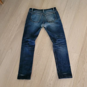 A.P.C jeans - Extremt feta selvedge APC jeans med PERFEKT slitning. Inga hål, bra skick! Modellen heter petit standard, mått tas i pm.