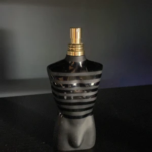 Jpg le male - Jpg le male 125 ml , halva kvar Pris kan diskuteras 