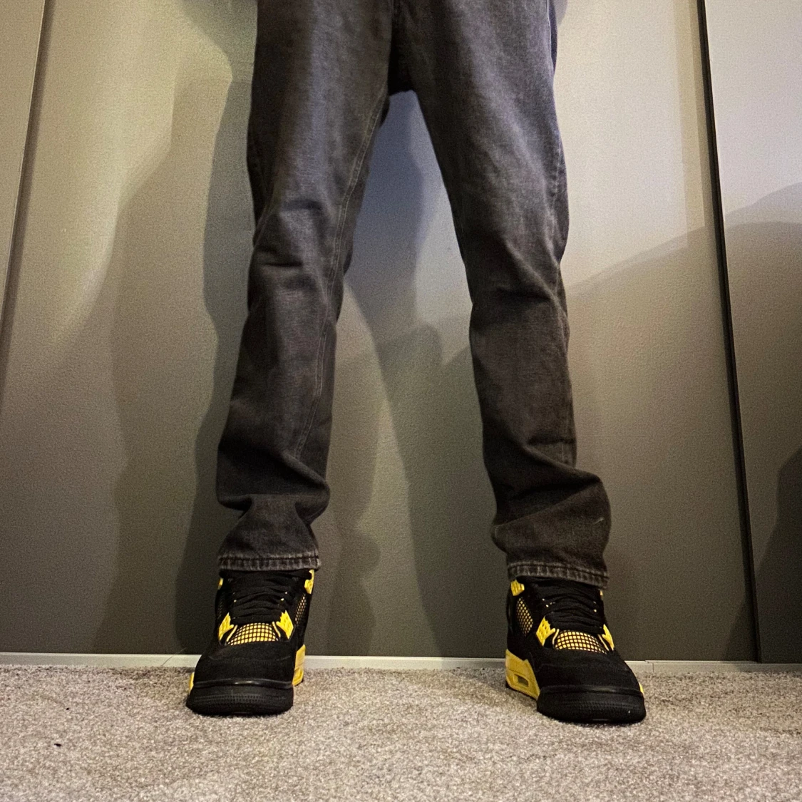 Jordan 4 retro Thunder - 93