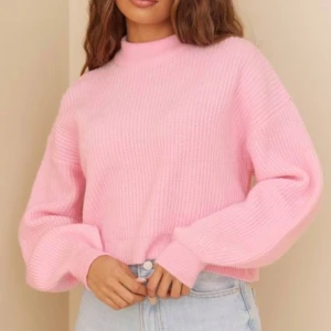 rosa stickad  - jättefin rosa stickad från Nelly💕💕 nypris 399 men säljer för 175!!