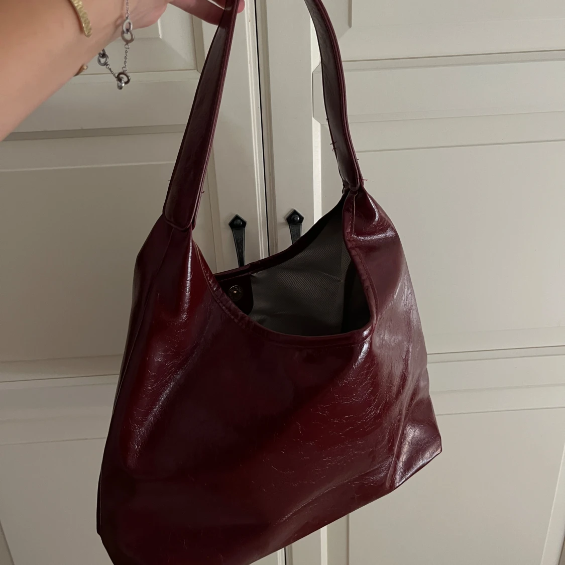 Vinröd väska - 91