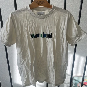 T-Shirt Woodbird - Storlek S. T-Shirt från märket Woodbird. Väl använd. Inga fläckar / hål. 