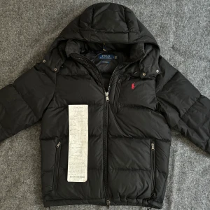 Polo Ralph Lauren Jacka - Vinterjacka från Polo Ralph Lauren. Skick 10/10. Inga defekter. Kvitto från NK finns.