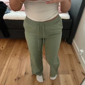 Linne byxor HM - Aldrig använda, utan prislapp. Jag är 163 cm lång 