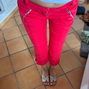 Capri pants/ byxor  - Capri pants- 2000s Fashion style, bra skick!! 