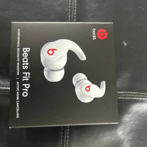 Beats fit pro - I mycket bra skick, knappt använda!