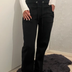 Mjukisbyxor  - Säljer dessa lager 157 mjukisar i XS då de inte kommit till användning. Knappt använda🖤