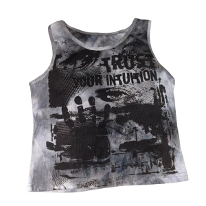 Emo topp 🖤  - Använd typ 1 gång men inte längre❤️