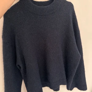 Stickad tröja  - Ull tröja från Gina Tricot  