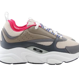 Dior sneakers B22 - Storlek: 43 Aldrig använda endast provade. Köpta i UAE.
