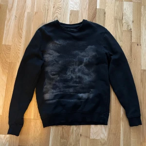 Drain longsleeve - Skön longsleeve inga flaws. Storlek M 