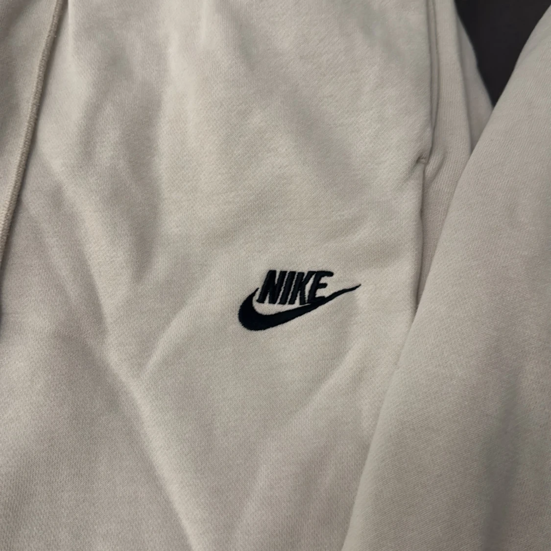 Grå hoodie och byxor från Nike - 4