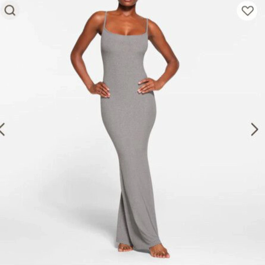 Grå långklänning från Skims - 90