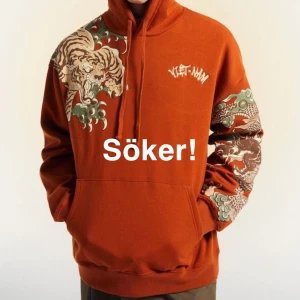 Orange hoodie med coolt tryck - Jag söker en liknande orange hoodie med eller utan tryck i storlek M/S. Hör gärna av er om ni har något liknande!