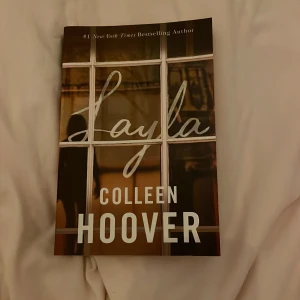 Layla - Boken layla på engelska av colleen hoover, nyskick 