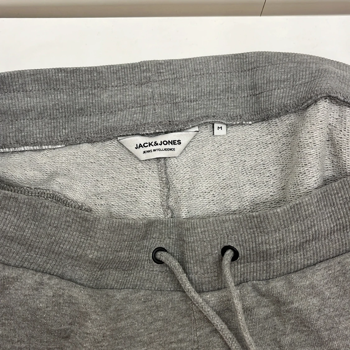 Grå mjukisbyxor från Jack & Jones - 93