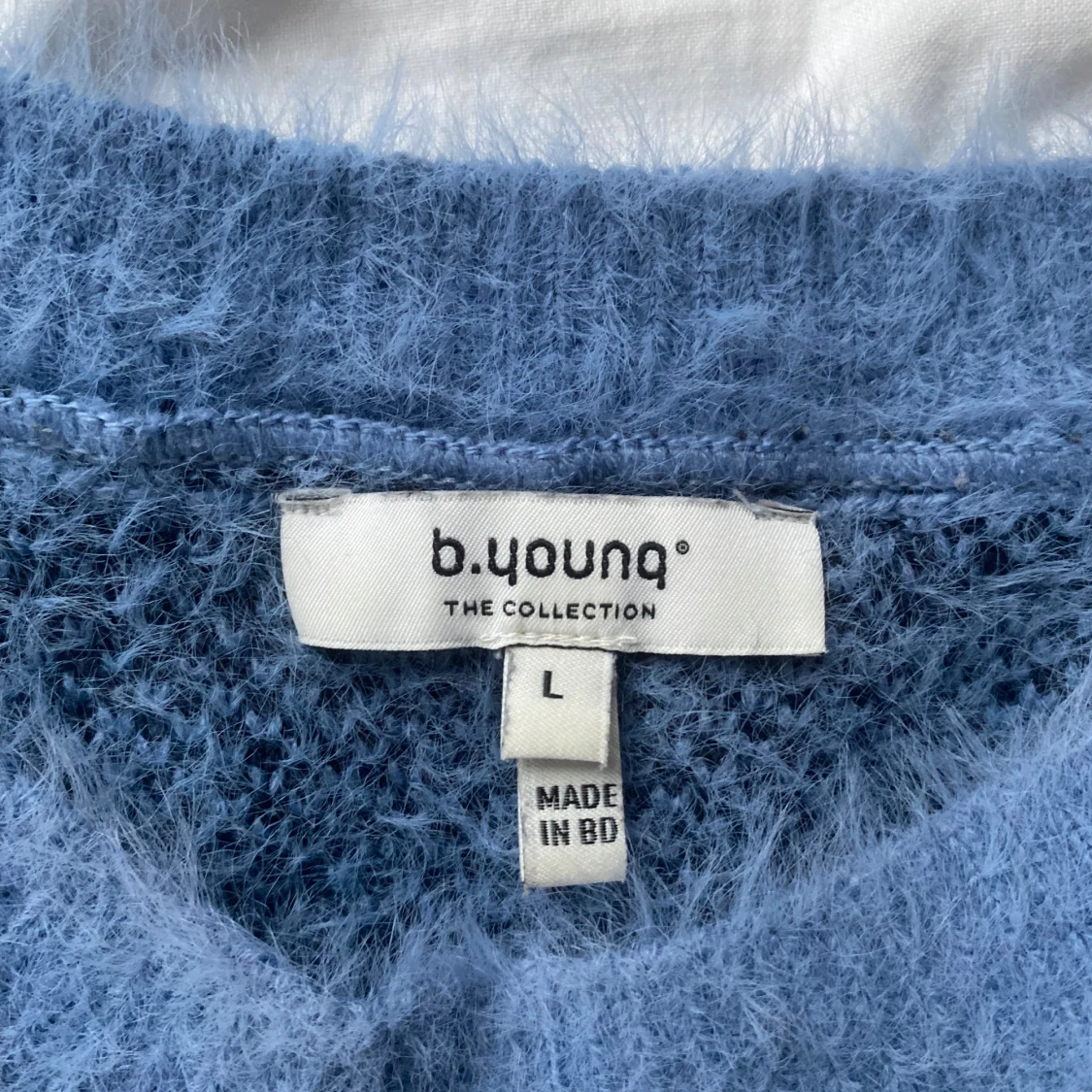 Mörkblå stickad mönstrad tröja från b.young - 2