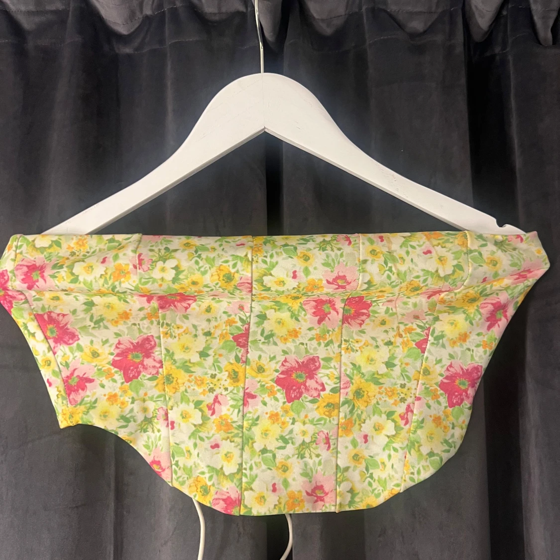 Blommig korsett från NLY One