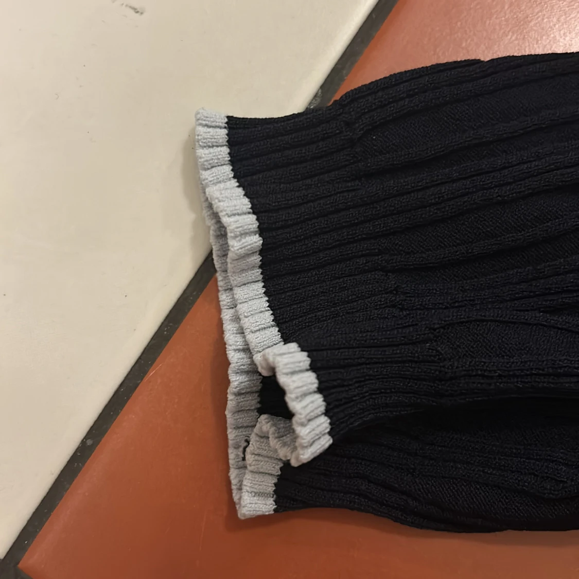 Svart ribbad tröja från H&M - 93