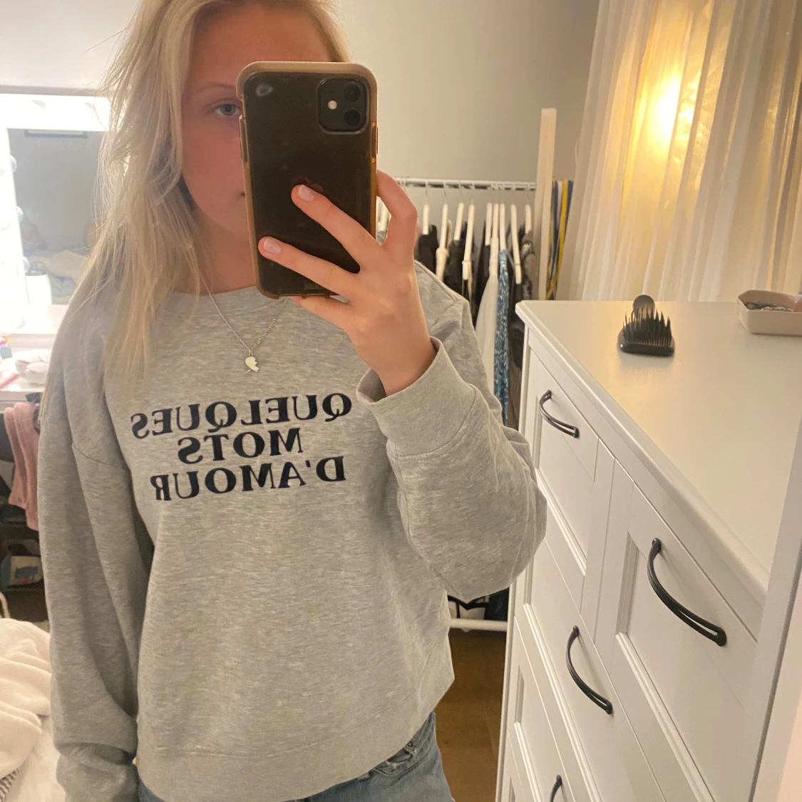 Grå sweatshirt