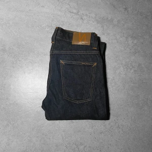 Nudie jeans ”Grim Tim” - Säljer ett par jeans ifrån Nudie•Storlek W30 L32•Kontakta gärna vid frågor eller funderingar!
