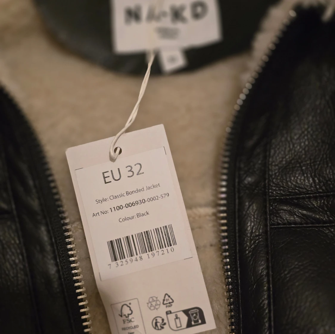 Svart jacka med foder från NA-KD - 90