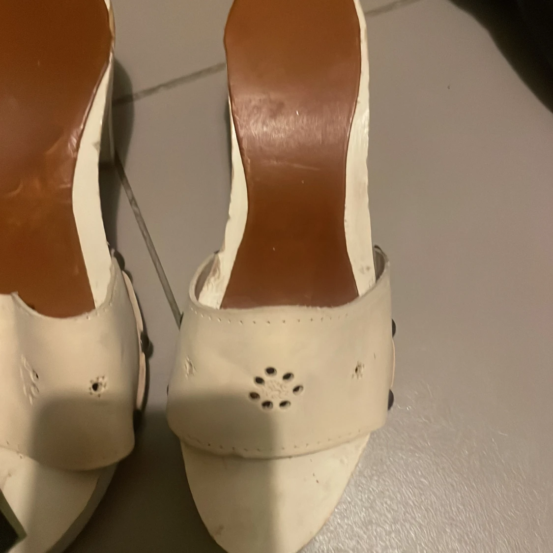 Vita klackskor  - 90