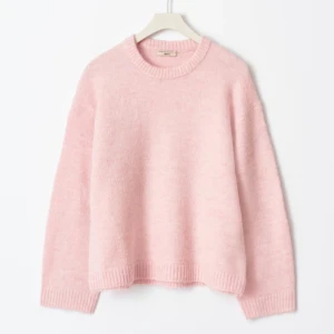 Rosa stickad tröja från Gina Tricot  - Mysig rosa stickad tröja från Gina. Sparsamt använd. 