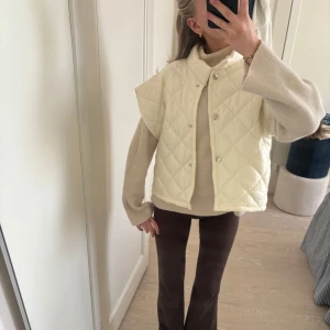 Cape - Quiltad cape/ väst som jag sytt själv💕 sydd efter en xs