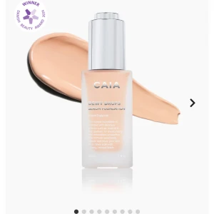 Caia dewy drops  - Fick i födelsedagspresent men har aldrig kommit till användning. Färg: 20C Produkten är fräsch och ser oanvänd ut, skriv privat vid frågor eller mer bilder❤️