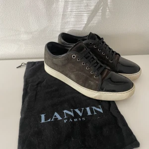 Lanvins  - Lanvins i skick 7/10. Påsen följer med tyvärr ingen låda. Endast 2099kr, söker inga brevvänner skriv endast vid intresse 