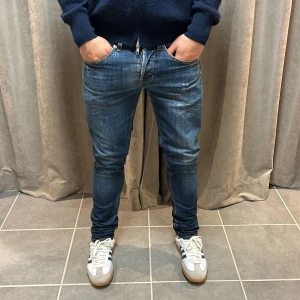 Dondup George - Snygga blå dondups jeans i storlek 30  | modellen på jeansen är george | mycket bra skick |  modellen på bilden är 173 cm |