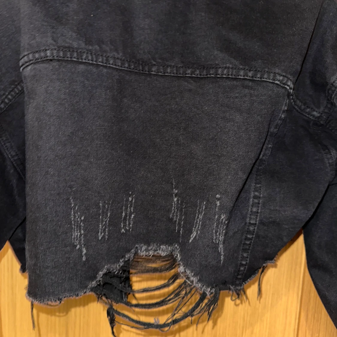 Svart croppad jeansjacka - 92