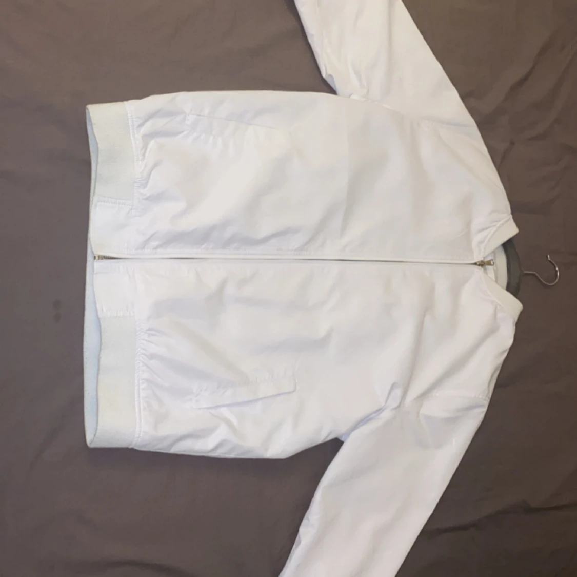 Vit bomberjacka från Moncler - 3