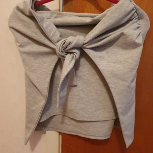 Grå kjol - Den kjolen av Therese lindgren