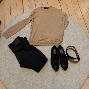 Beige tröja från Ralph Lauren - Beige tröja från RL. Använd ett fåtal gånger. Pris kan diskuteras. Slimfit. 