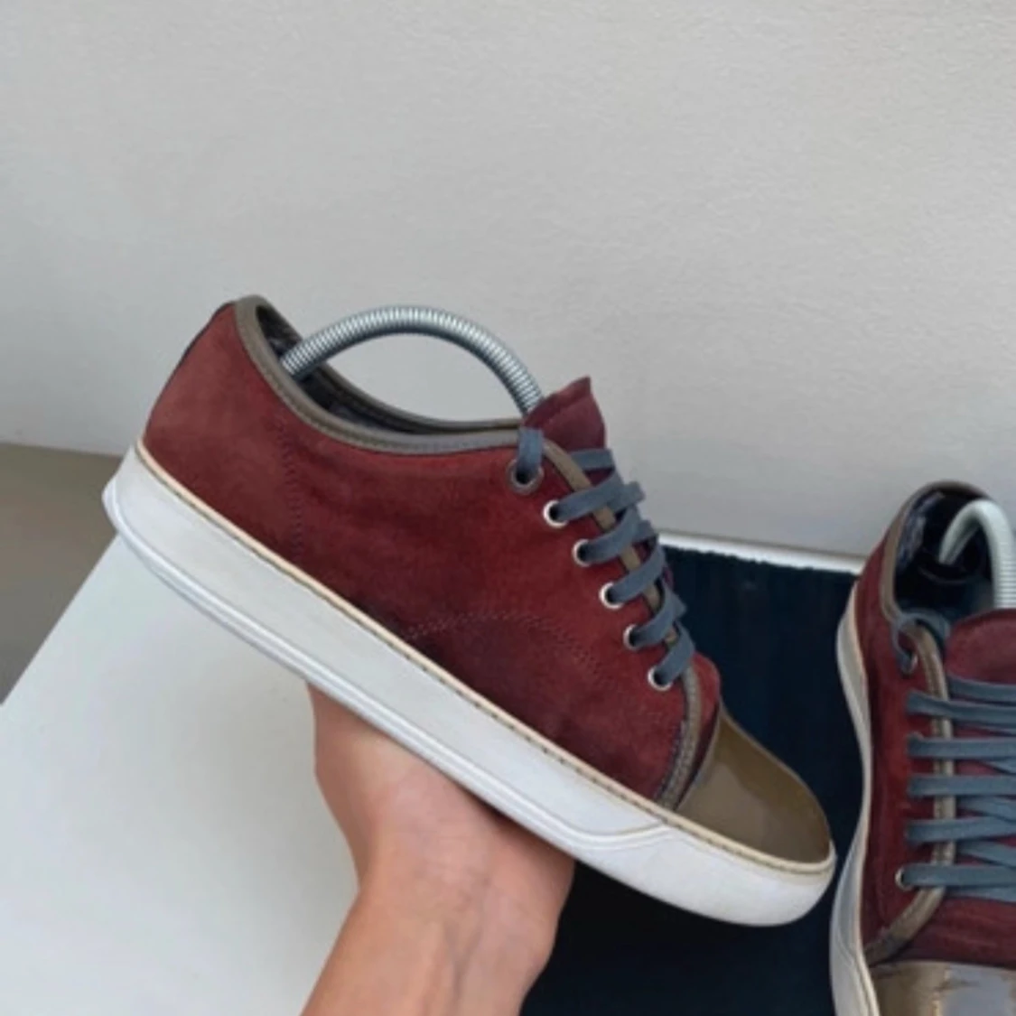 Bordeaux sneakers från Lanvin