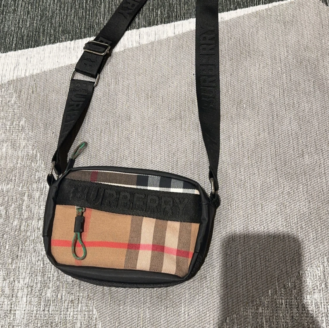 Rutig axelväska från Burberry - 91