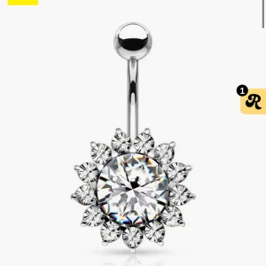 Super fin navelpiercing från Bodymod - Super fin navelpiercing i silver med en diamant i mitten. Säljer den då jag köpte två olika men vill endast behålla ena. Den är aldrig använd eller testad så i ny skick!