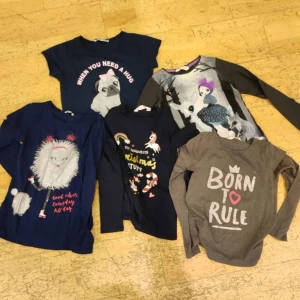 fem st tröjor strl 134/140 - du får alla fem för 100 kr! använda men i gott skick.