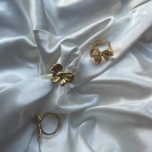 Theresa ring  - 55kr/st, justerbar och rostfri vilket innebär att den inte färgar av sig eller tappar färg💞 Beställ via Plick eller Ebnorth.quickbutik.se🤗