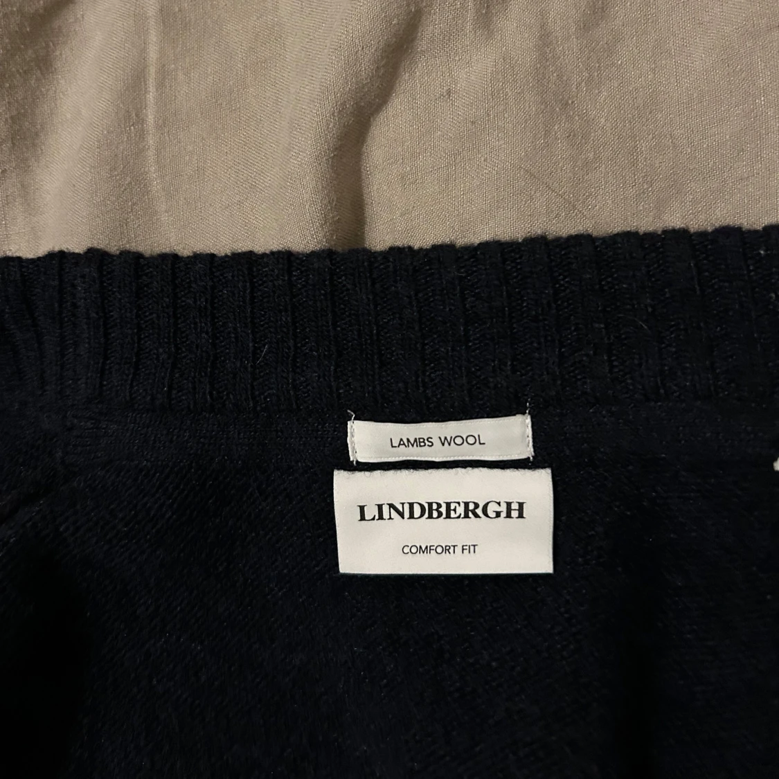 Mörkblå kofta från Lindbergh - 91