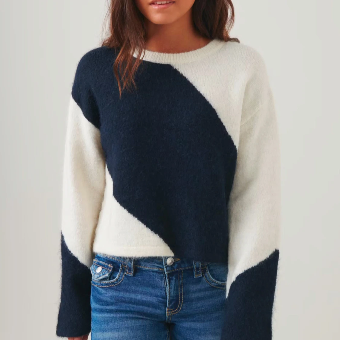 Blå och vit stickad tröja från Gina Tricot