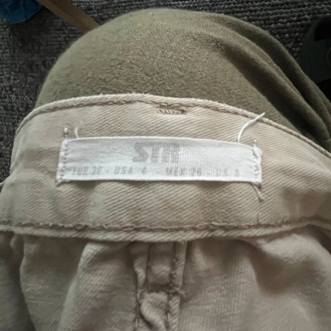 Beige cargobyxor - 91