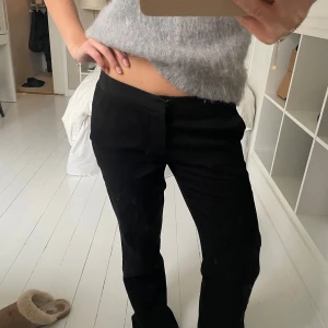 kostymbyxor  - såå fina passar till allt, är långa för mig som är 163🫶🏽