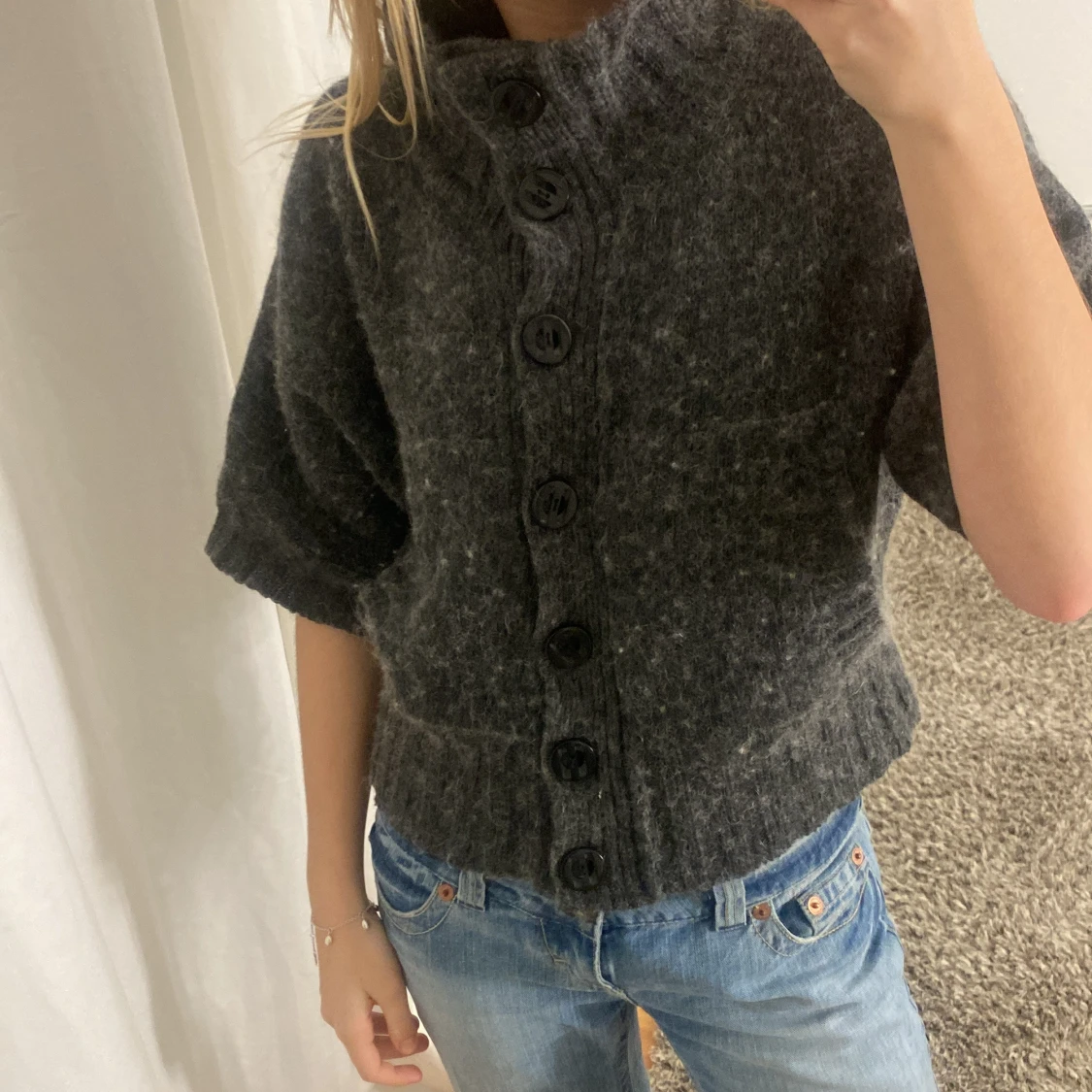 Grå kofta med knappar - 90